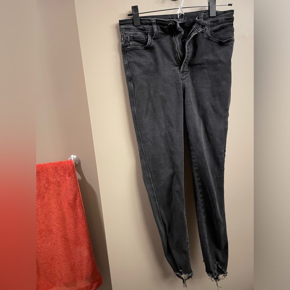 Judy Blue Women's High-Rise Control Top Skinny Jeans with Sharkbite Hem - Picture 8 of 10